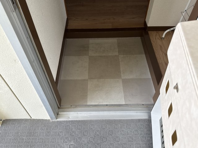 ファミリーハイツの玄関