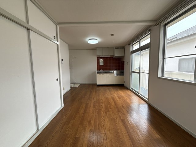 ファミリーハイツの居間・リビング