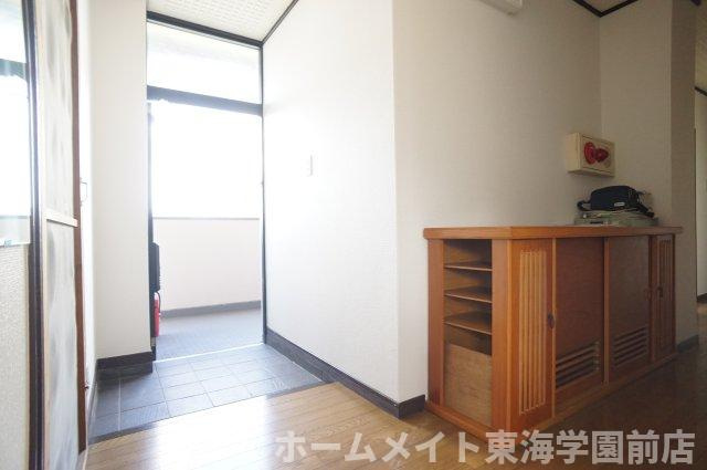 ブリリアントハイツの玄関