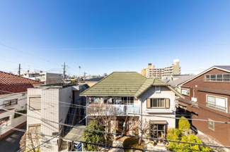 【展望】 | 周辺は2階建ての建物が多く眺望も抜けて開放感良好。