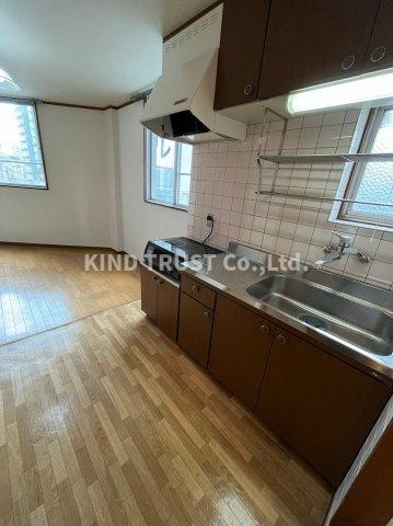 隆勝ビルのキッチン|使いやすいキッチンです