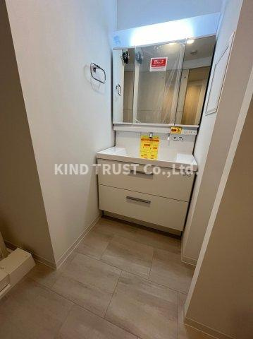 グランヴィラッセ北梅田の洗面所|広い洗面スペース