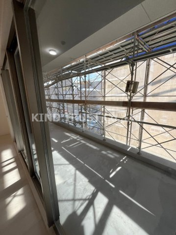 グランヴィラッセ北梅田のバルコニー|暖かな日差しのふりそそぐバルコニー