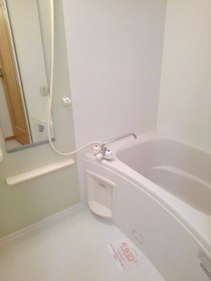 【浴室】 | リオ・ラド・パティオ　Ｂ | コンパクトで使いやすいお風呂です