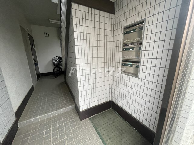 ラレーブ津田沼のエントランス