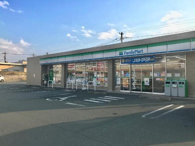 【周辺】 | イーストヒルズウメハ | ファミリーマート田原豊島店まで948ｍ