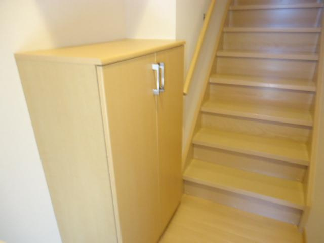 【玄関】 | イーストヒルズウメハ | 下駄箱（イメージ）