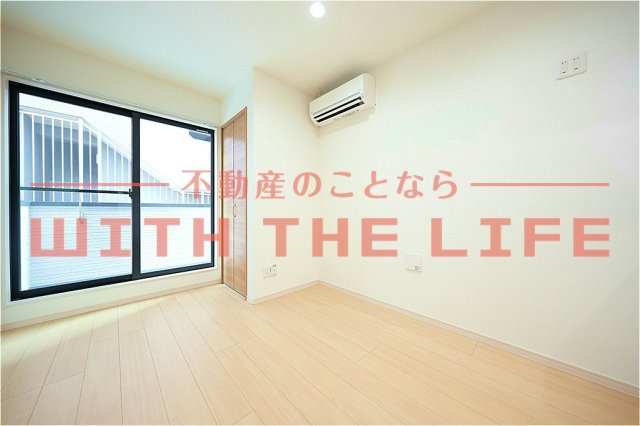 destino東町【10.000円キャッシュバック対象物件】の洋室|広々とした洋室です
