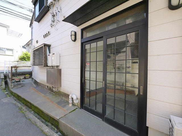 学園前ロッジングハウスのエントランス