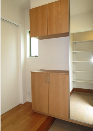 旭天神町　中古戸建　Ａ号棟　（未入居物件）の収納|玄関収納