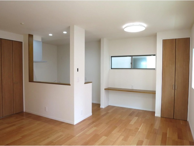 旭天神町　中古戸建　Ａ号棟　（未入居物件）の居間・リビング|ＬＤＫ　15.67帖