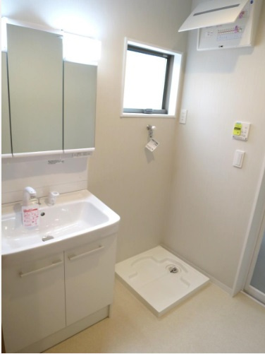 旭天神町　中古戸建　Ａ号棟　（未入居物件）の独立洗面台