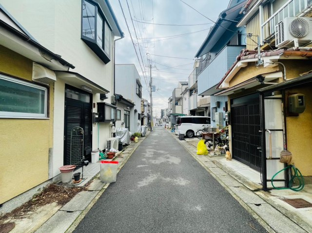 太秦青木ケ原町　建築条件付土地の前面道路含む現地写真