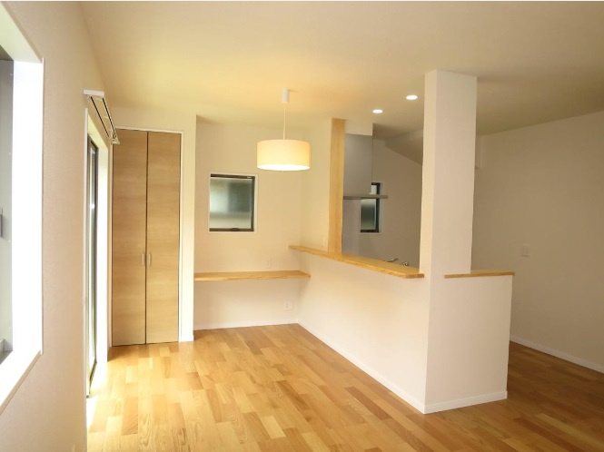 旭天神町　中古戸建（未入居物件）　B号棟の居間・リビング|ＬＤＫ　14.75帖