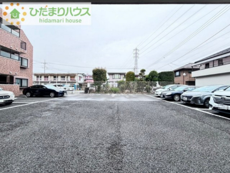 ライオンズマンション上尾の駐車場