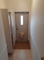 明るい玄関です