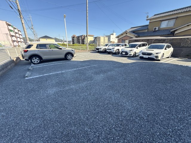 パストラル堂本の駐車場