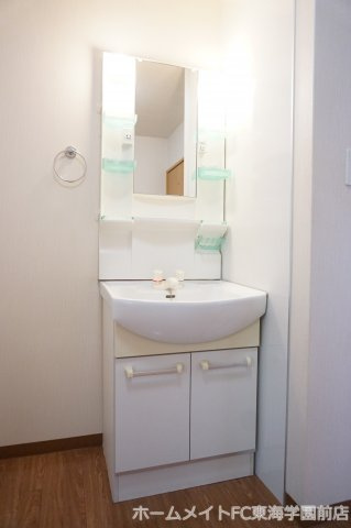 熊本市北区鶴羽田４丁目の賃貸マンションの独立洗面台