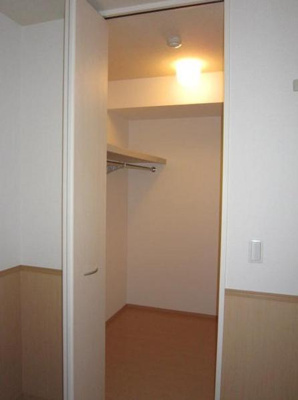 【収納】 | ウエストコート | 収納も充実、ウォークインクローゼットです