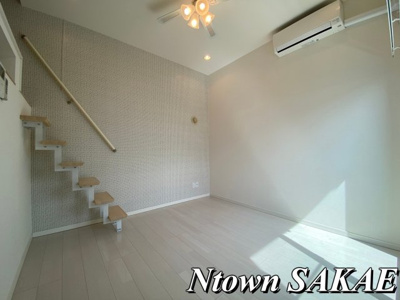 【居間・リビング】 | グリーンリーフ名城清水 | こちらのリビングで趣味の時間をお楽しみください