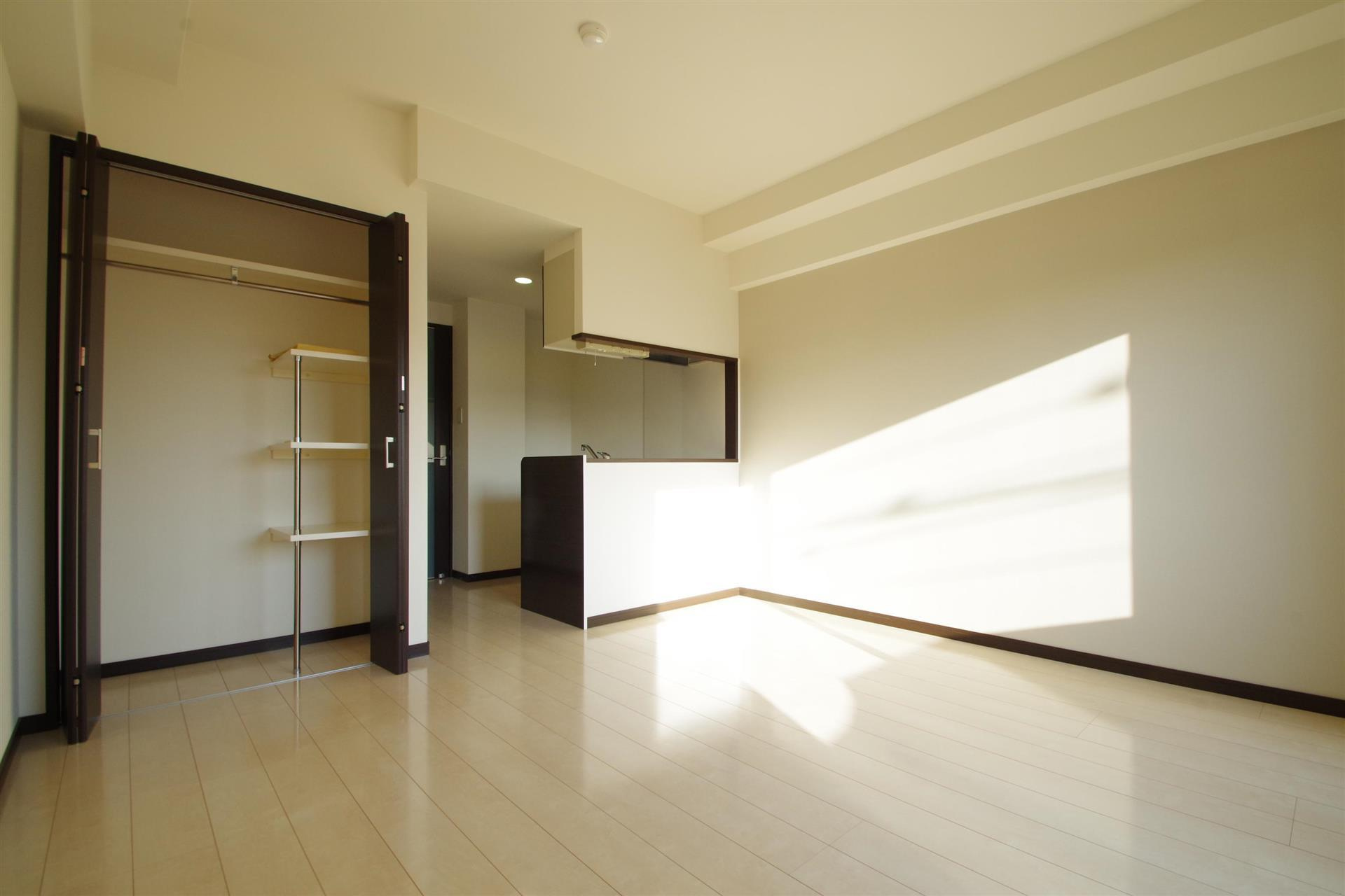 熊本市中央区新屋敷１丁目の賃貸マンションの居間・リビング