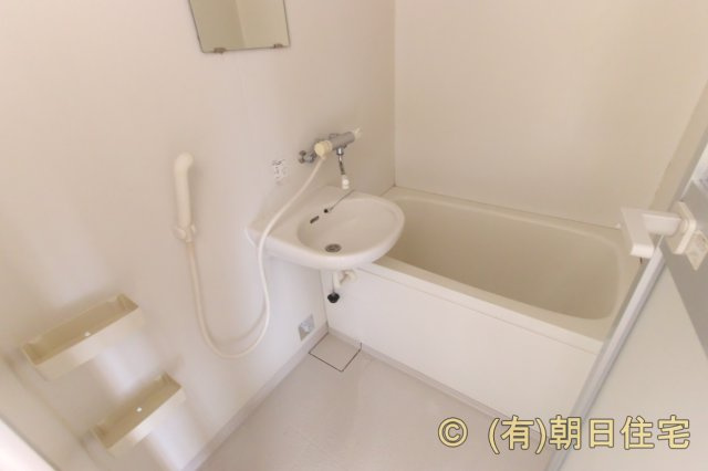 レインボーの浴室