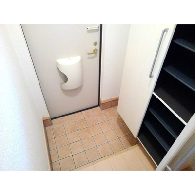 【玄関】 | ライフステージ ウエスト | ※写真は別号室です