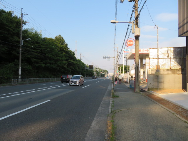 箕面市小野原東１丁目の倉庫の周辺