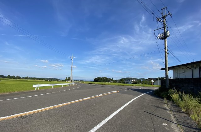 須賀川市梅田字裏田　土地の前面道路含む現地写真