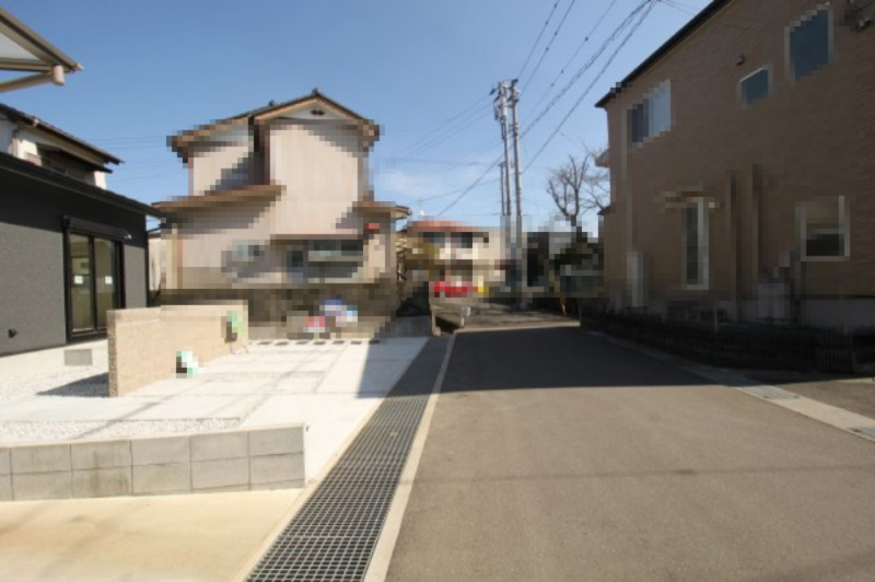 鴨部　新築戸建　1号地の前面道路含む現地写真