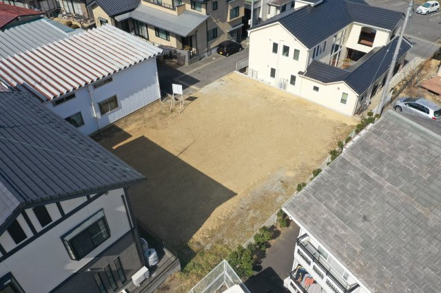 桑野５丁目　土地の前面道路含む現地写真
