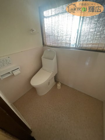 加古川市平岡町新在家　中古戸建のトイレ