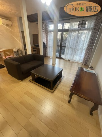 加古川市平岡町新在家　中古戸建の居間・リビング