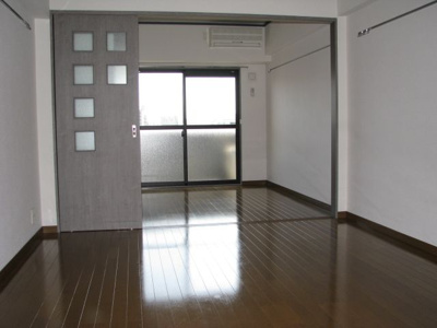 【居間・リビング】 | ロイヤル呉服 | 別号室の写真になります。現況優先。