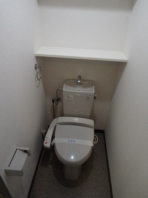 【トイレ】 | ロイヤル呉服 | 別号室の写真になります。現況優先。