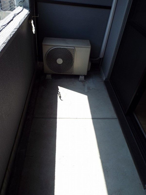 【バルコニー】 | ロイヤル呉服 | 別号室の写真になります。現況優先。
