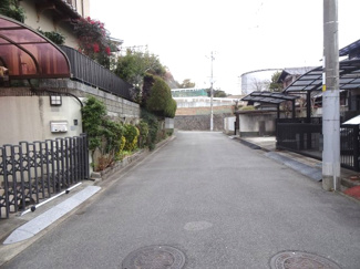 【前面道路含む現地写真】 | 川西市清和台西3丁目4の136　中古一戸建て