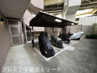 【その他共用部分】 | １Fにバイク置き場があります
