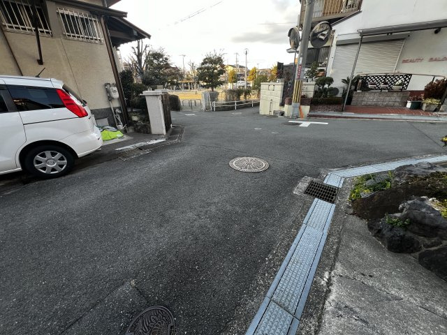中宮山戸町土地の前面道路含む現地写真