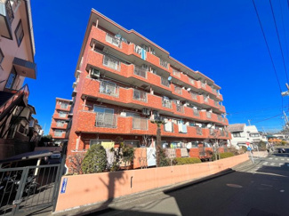 【外観】 | ◆南側は高い建物がなく日当たりの良いリビングとバルコニーとなっております。眺望もよく気持ちの良い風が室内に入り込みます。