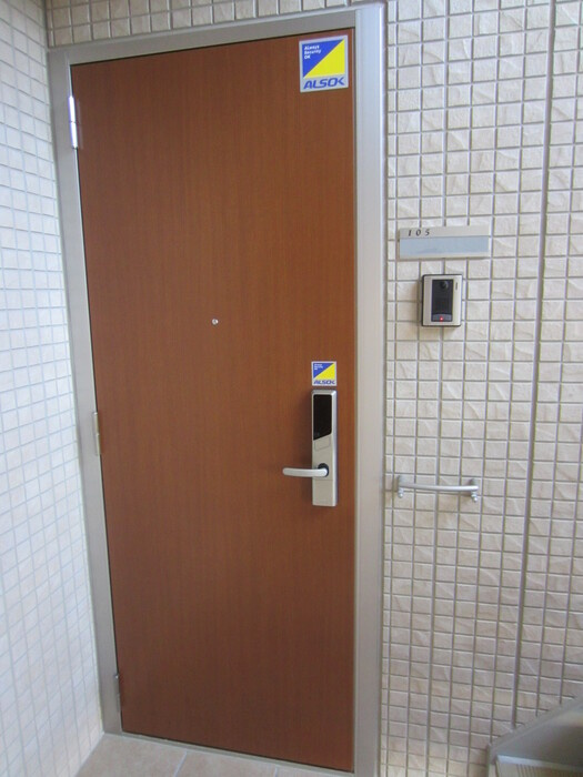 セジュールグレイスⅢの玄関|105 ICカードキー付き玄関ドア