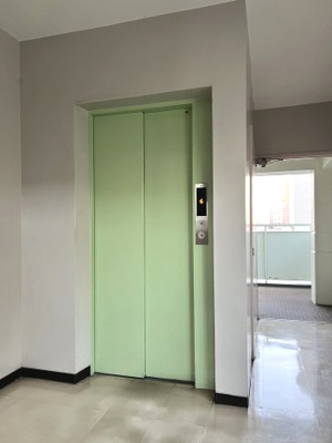 【その他共用部分】 | カクタス田無マンション | お買い物時やベビーカーの出し入れに便利なエレベーター付です。