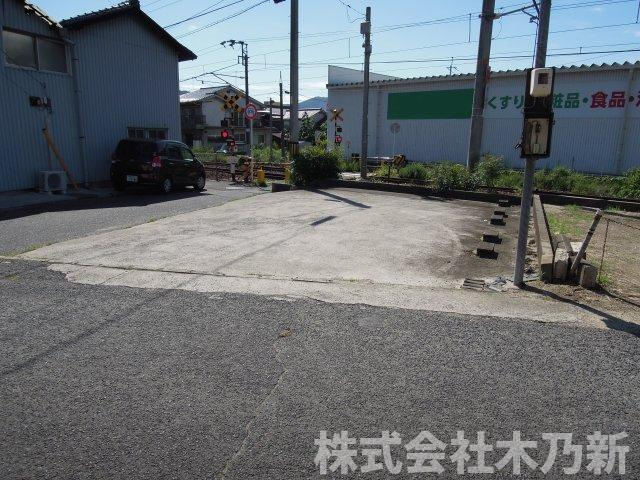 富岡売地の前面道路含む現地写真