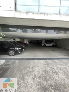 【駐車場】