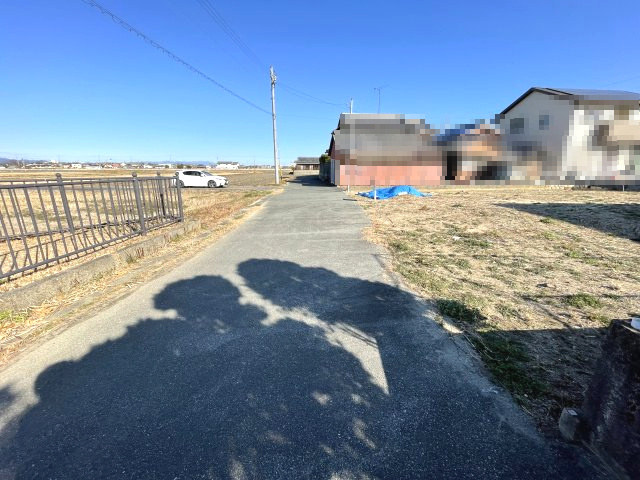 【前面道路含む現地写真】の画像