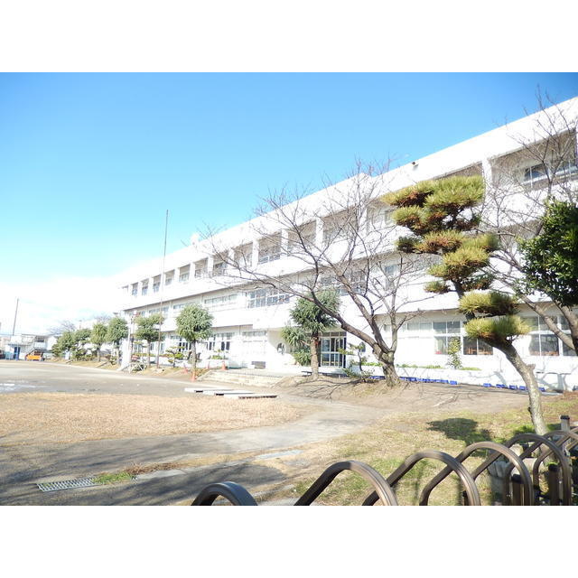 堀津町前谷住宅の周辺|堀津小学校