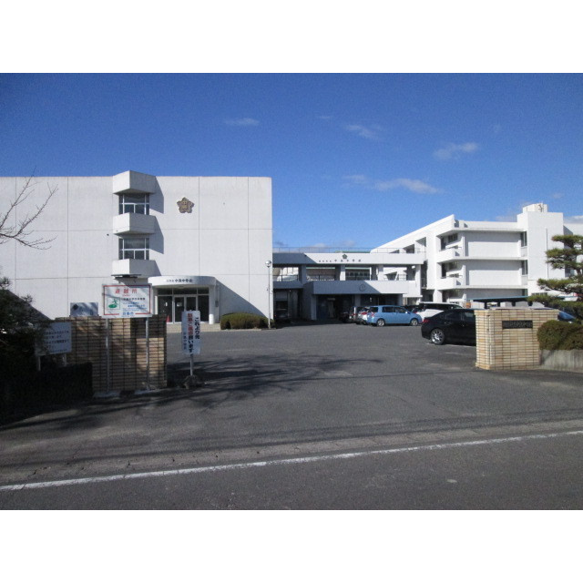 堀津町前谷住宅の周辺|中島中学校