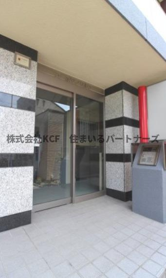 コーポワンセルフのエントランス|毎日通るエントランスはこのようになっています