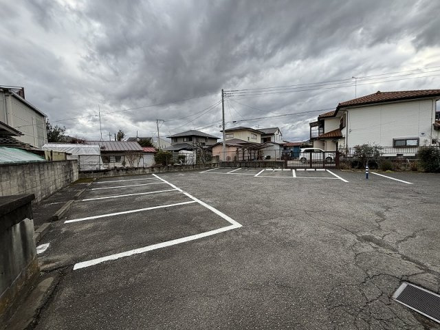 【駐車場】