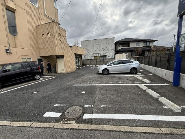 【駐車場】